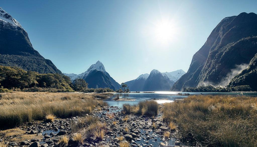 Готель Milford Sound Overnight Cruise - Fiordland Discovery Екстер'єр фото