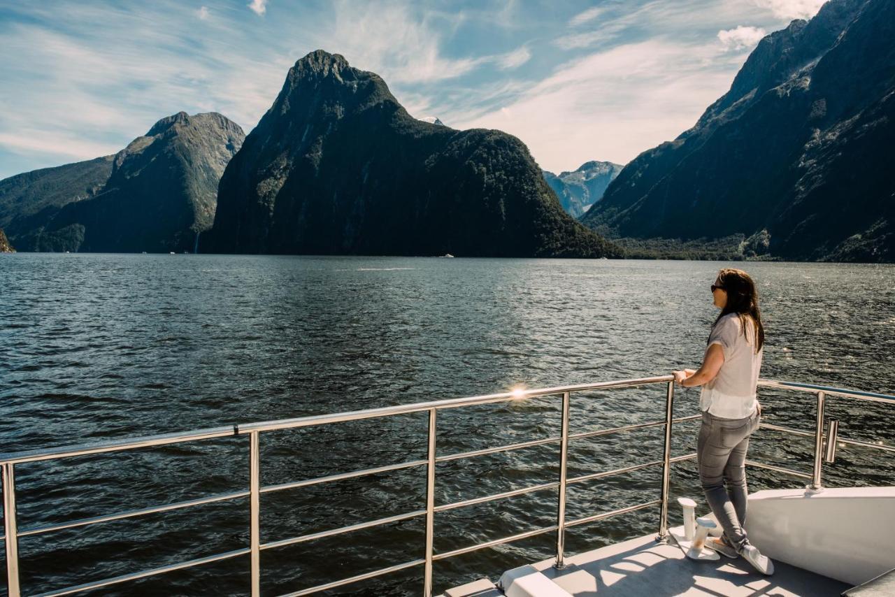 Готель Milford Sound Overnight Cruise - Fiordland Discovery Екстер'єр фото